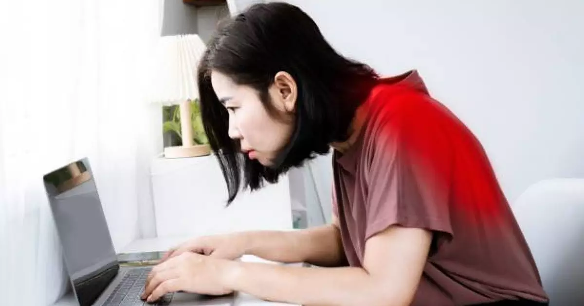  Әжім, қауіпті аурулар: бүкірейіп жүрудің қаупі қандай? 