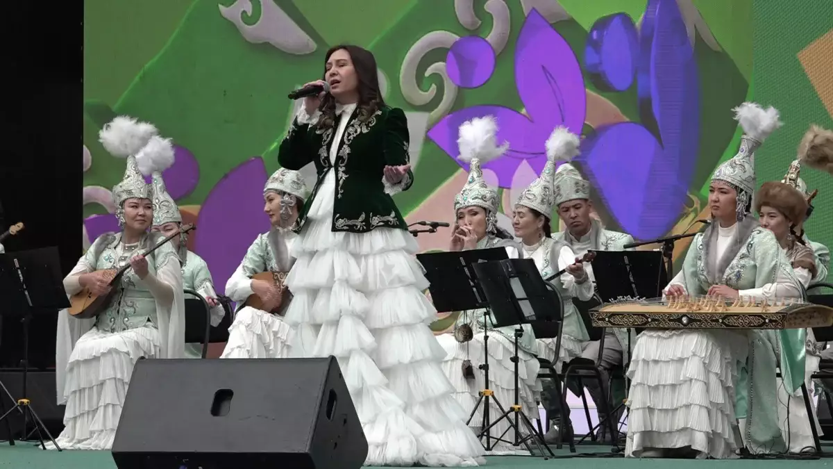Ар ма, Әз-Наурыз: Алматыда дәстүрлі музыка концерті өтті