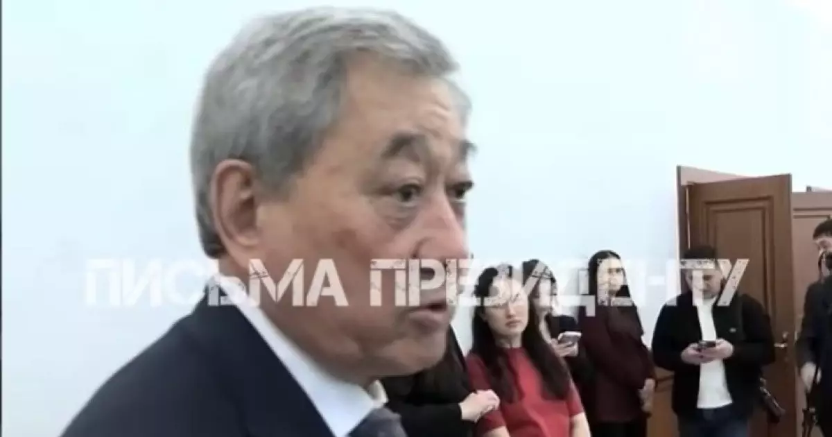  Жиырма бестемін! Жетпіс жетідегі депутат жасына қатысты сұрақтан неге жалтарды 