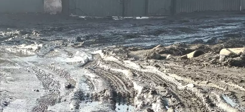 "Это погода виновата": после проведения водопровода улицы Семея превратились в "Болоточные"