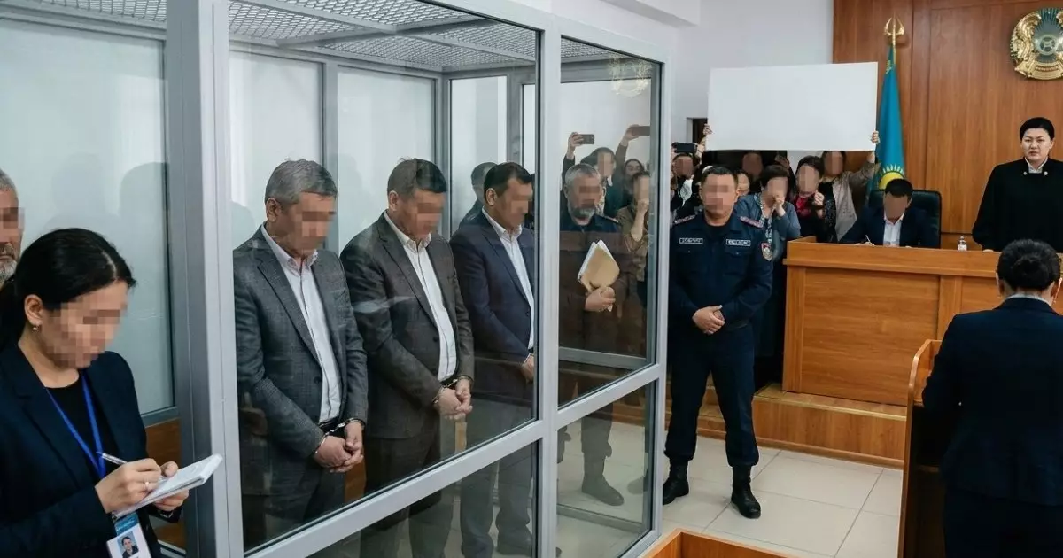  Ақтөбеде жатақхана арқылы ақша жымқырған депутаттар сотталды 