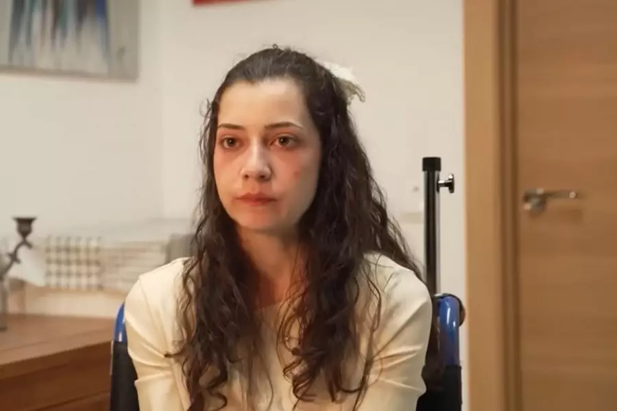 Сал болып қалған 25 жастағы қыз дәрігер көмегі арқылы өмірмен қоштасты