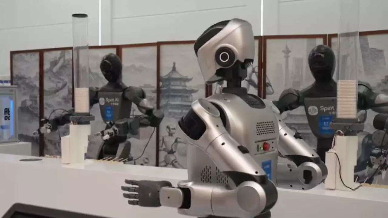 Роботизированное кафе представили в Китае