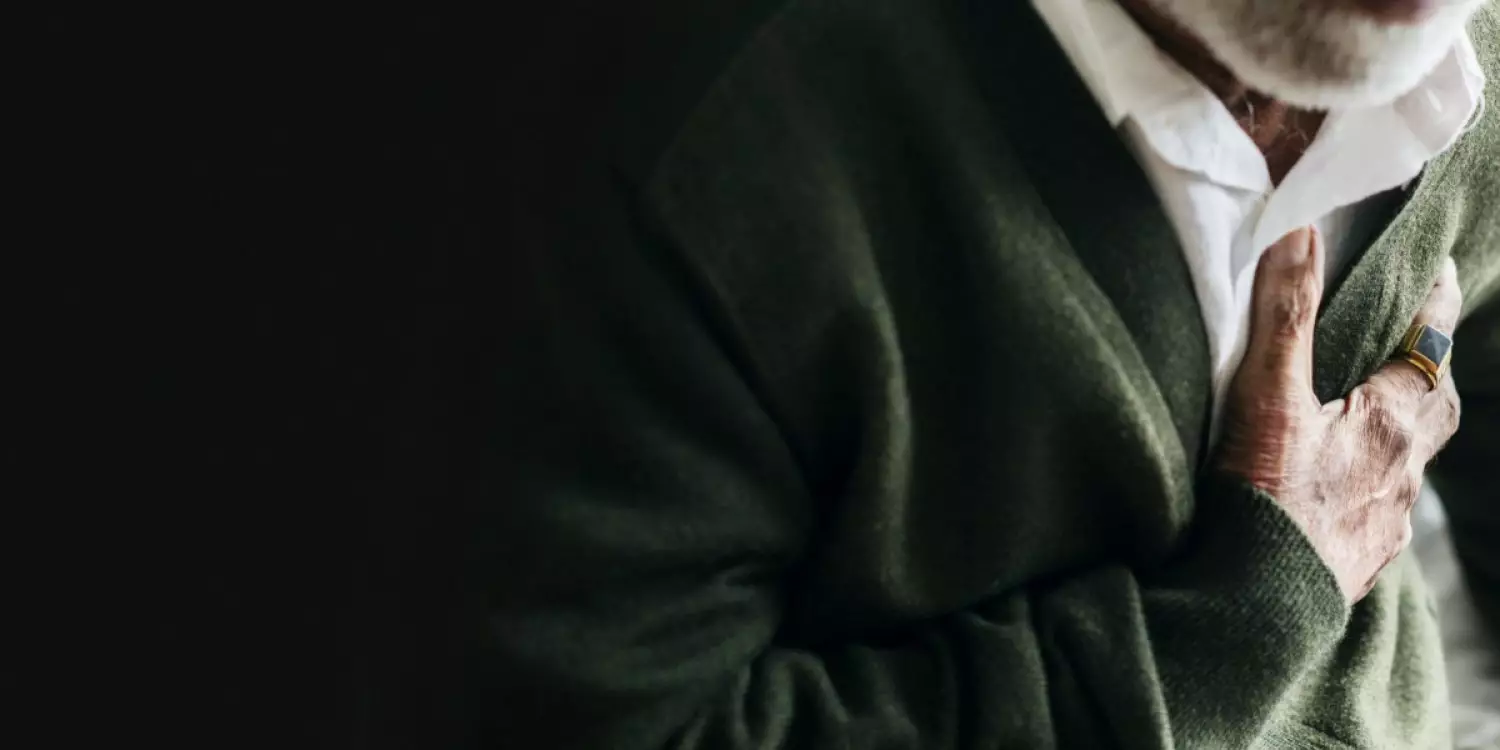 Алаяқтарға бар жиған-тергенін беріп қойған қарияның жүрегі шыдамай қалды