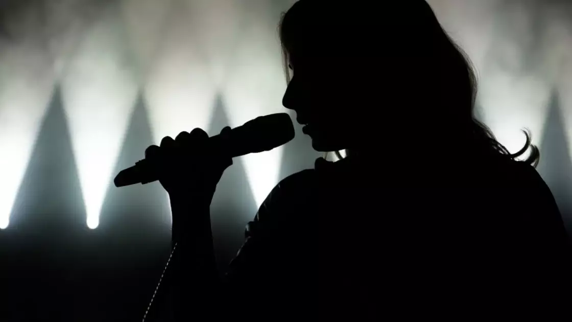 Көпке белгілі актриса есірткі қолданды деген күлікке ілініп, әуежайда ұсталды (ФОТО)