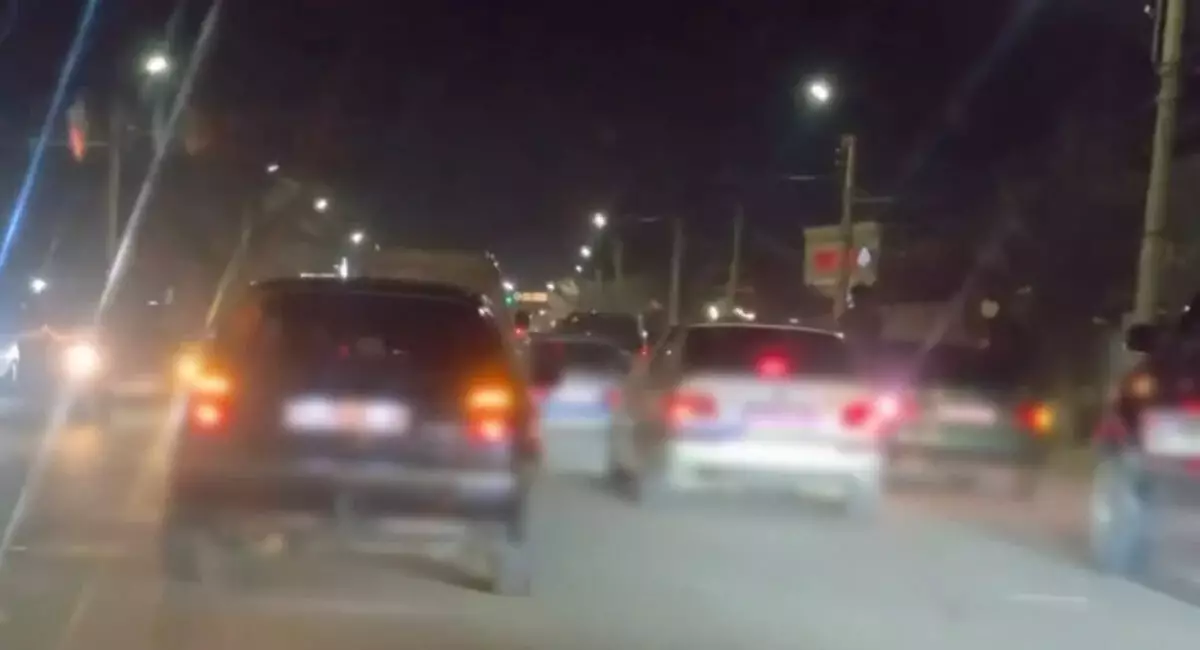 В Таразе наказали сразу девять водителей свадебного кортежа