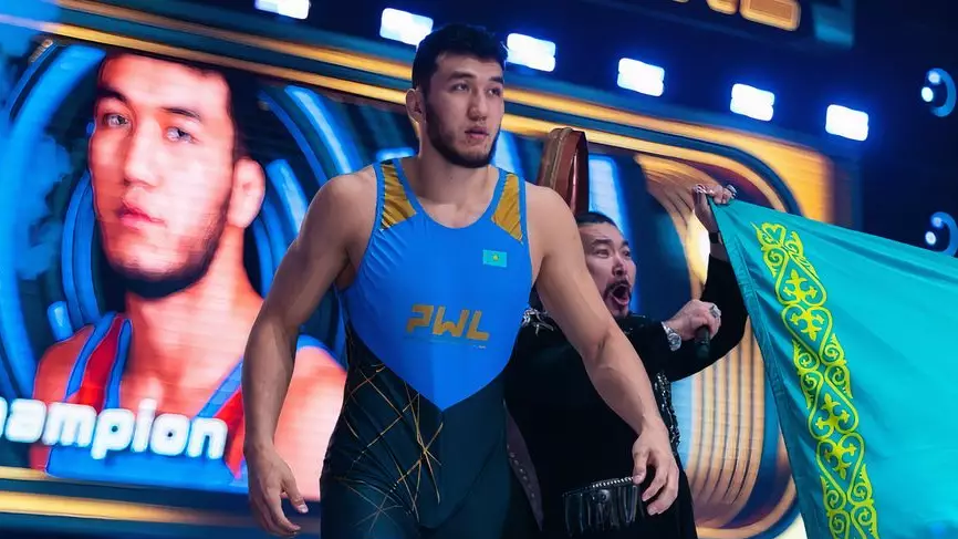 Как Ризабек Айтмухан победил российского борца на последних секундах: видео схватки