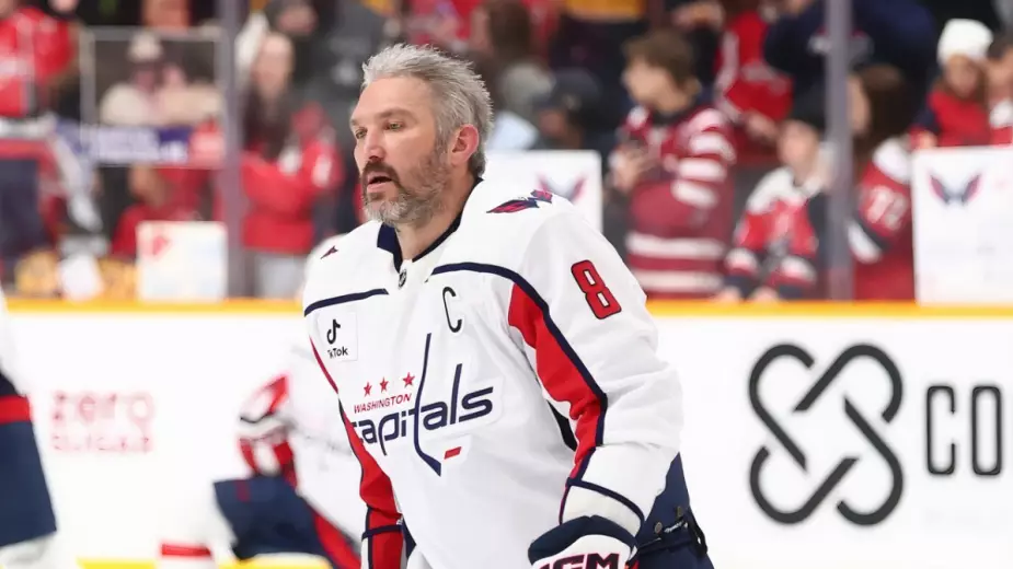 Овечкин оформил хет-трик. До рекорда Гретцки осталось 13 шайб