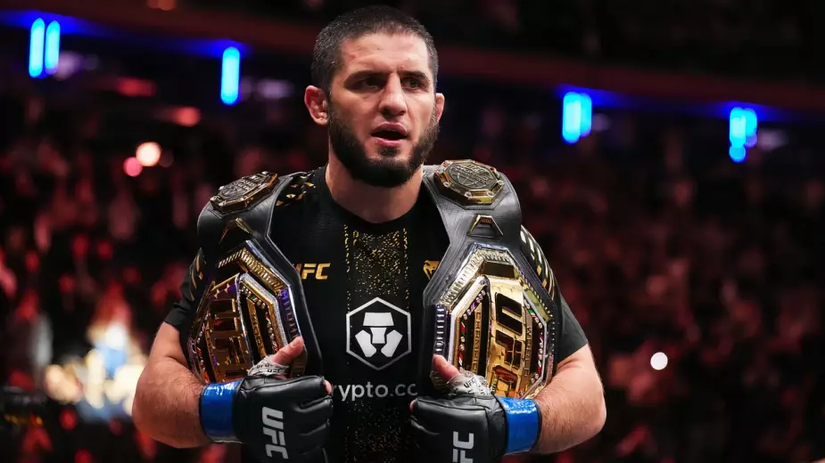 Махачев подписал контракт на титульный бой UFC - менеджер