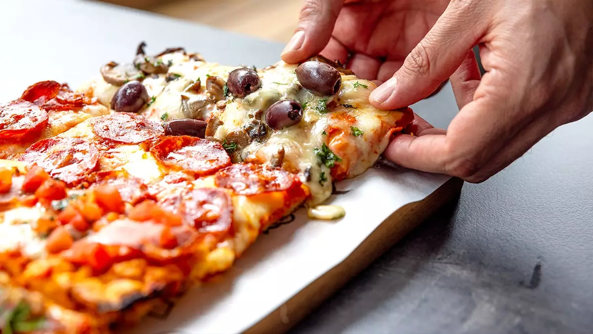 Нью-Йорк и Чикаго, посторонитесь — один из стилей пиццы Среднего Запада завоёвывает мир.