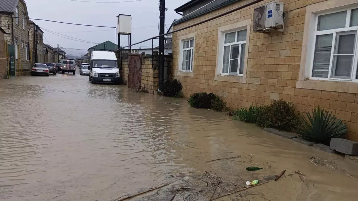 Дағыстандағы су тасқыны: 320 мыңнан астам адам жарықсыз қалды