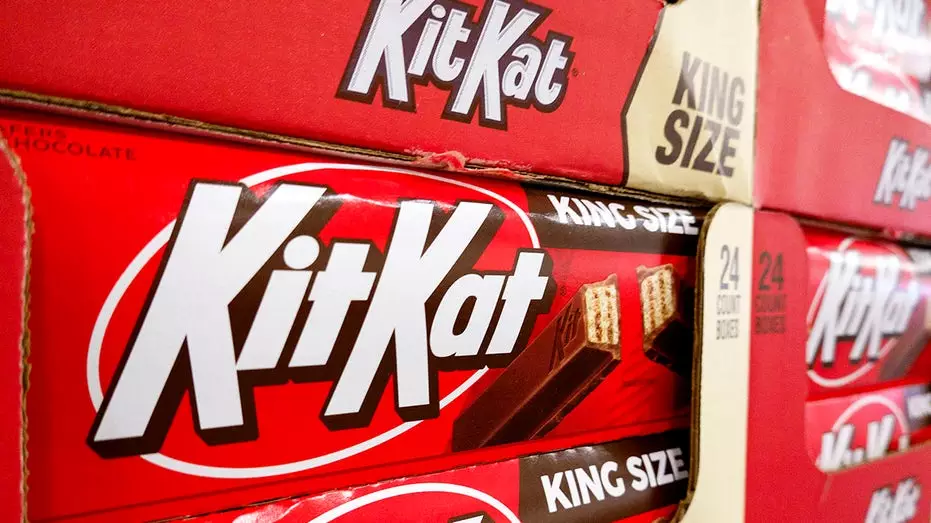 Воры похитили 12 тонн шоколадных батончиков KitKat из грузовика в Европе.