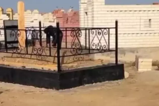 "Жаңа пәтерінде атып кеткен": Қарағандыда жауыздықпен өлтірілген анасы мен қызы жер қойнына тапсырылды