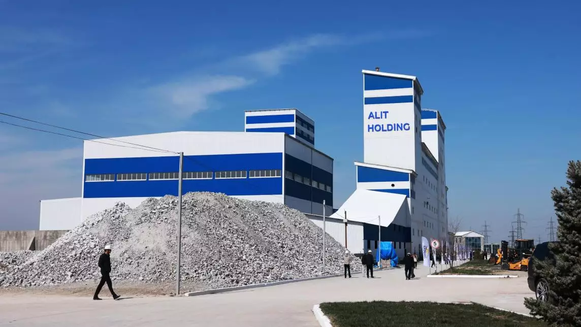 Производство сухих строительных смесей запустили в Жамбылской области