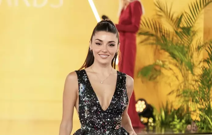 Танымал түрік актрисасы Ханде Эрчел Ыстанмбұл әуежайында ұсталды