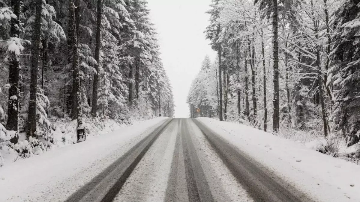 В нескольких регионах Казахстана закрыты дороги