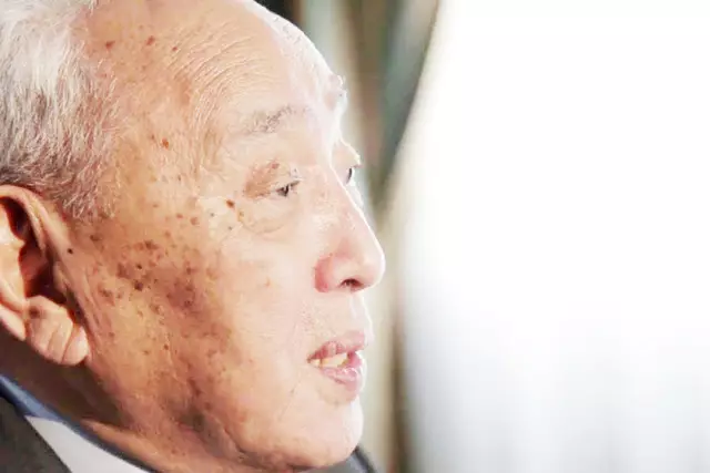 Қабдеш Жұмаділов. Кәрілерге ем болатын дәрілер (Әңгіме)