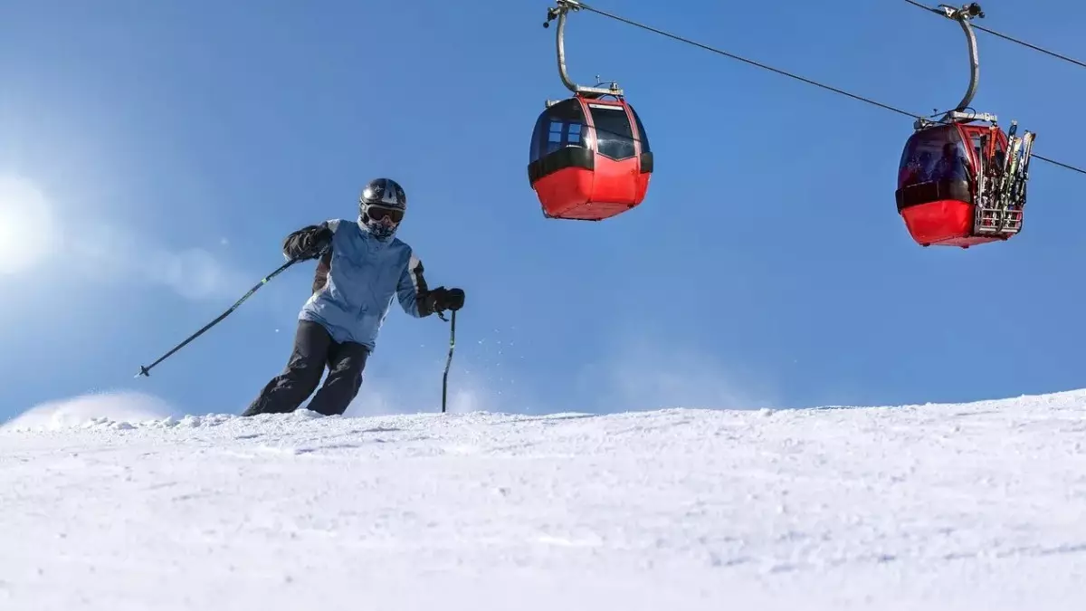 83-летний мужчина покорил склоны Шымбулака