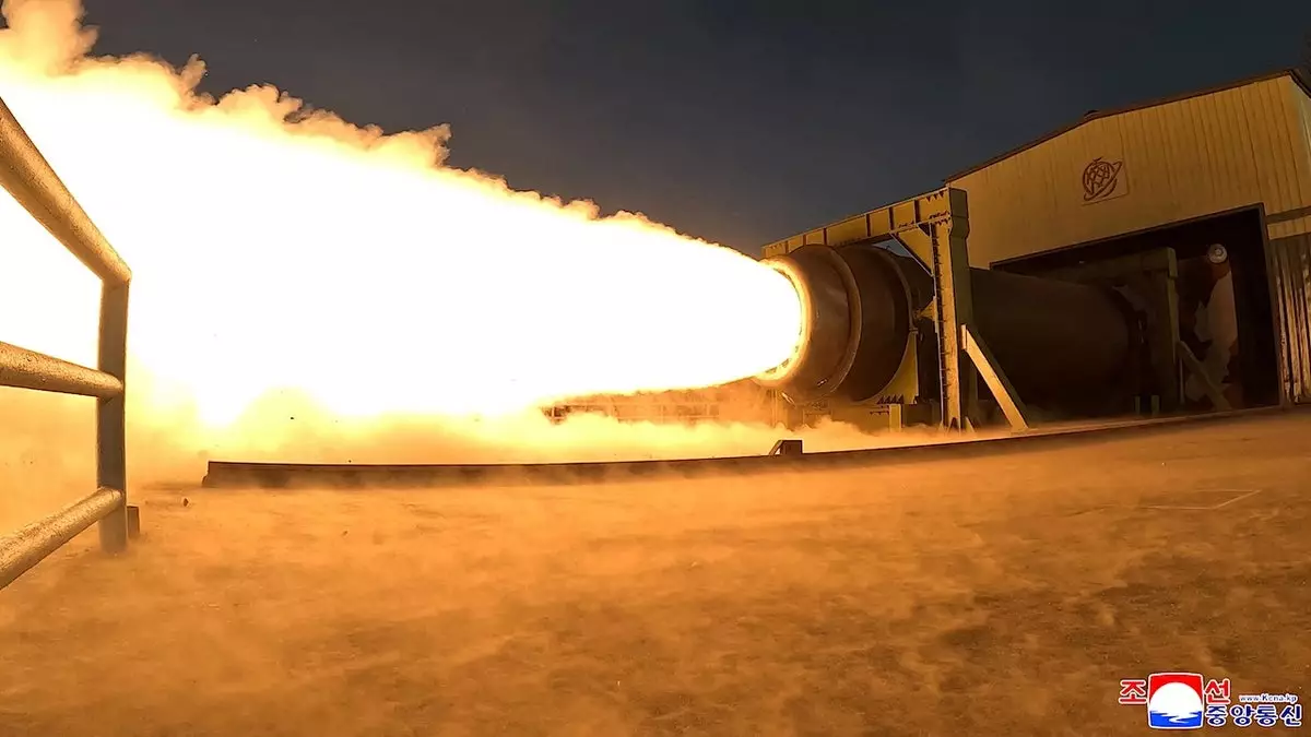 КНДР испытала двигатель твердотопливной ракеты на фоне усиления Ким Чен Ыном угроз в адрес материковой части США.