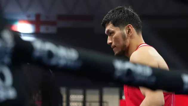 Четыре казахстанских боксёра досрочно гарантировали медали ЧА-2026