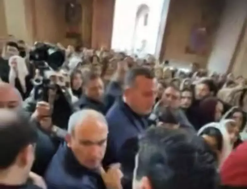 Премьера Армении Пашиняна пытались ударить в церкви