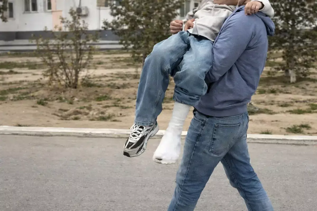 Ребёнок получил травму в игровом центре Актау - кто виноват? - новости на Lada.kz 29.03.2026