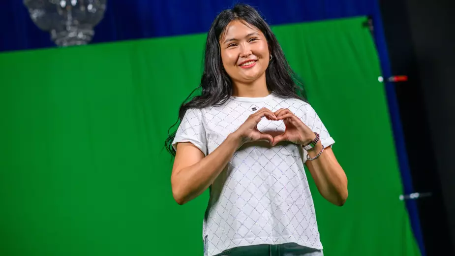 Бибисара Асаубаева сыграла вничью в первом туре Турнира претенденток по шахматам (ВИДЕО)