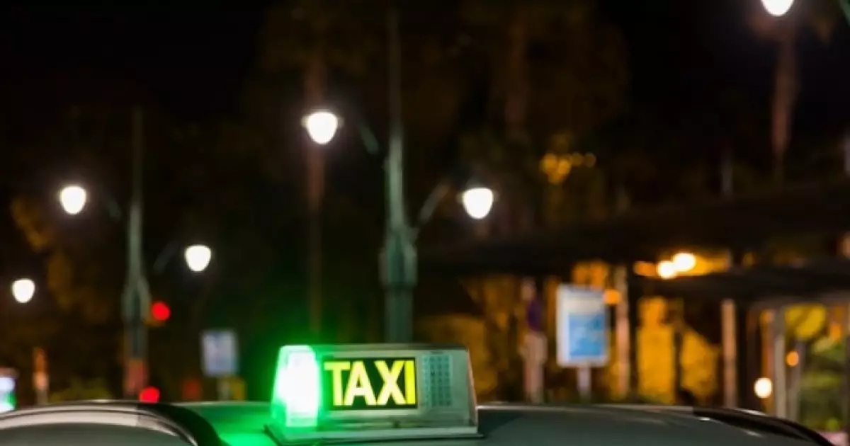  Атырауда такси жүргізушісі жолаушыны пышақтап кетті 