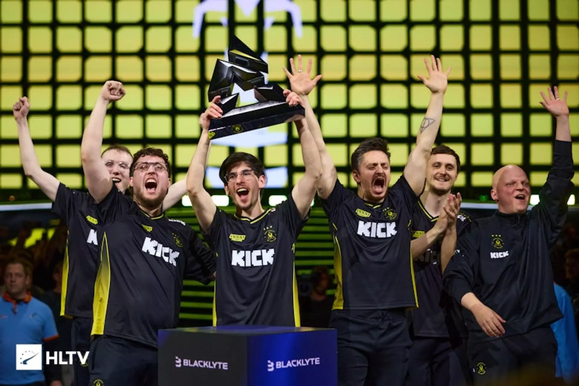 Vitality разгромила NAVI в финале турнира на миллион долларов