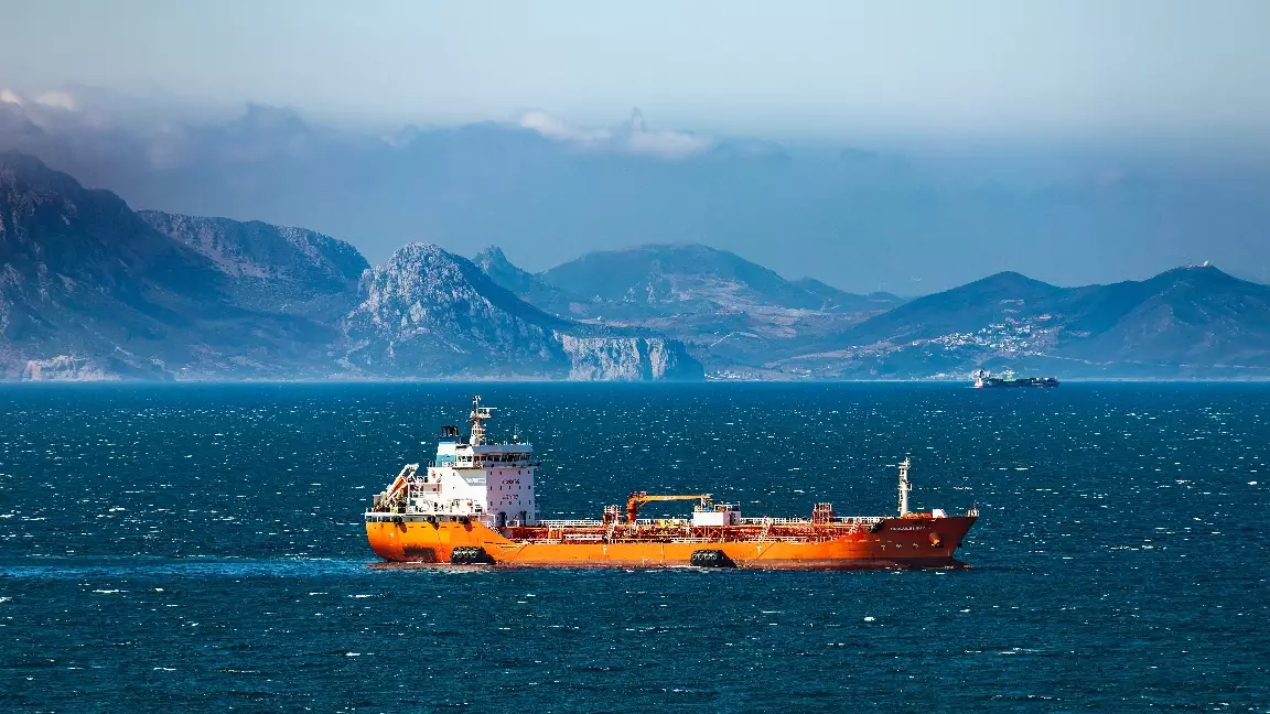 Ормуз бұғазындағы дағдарыс: мұнай бағасы 200 долларға дейін өсуі мүмкін