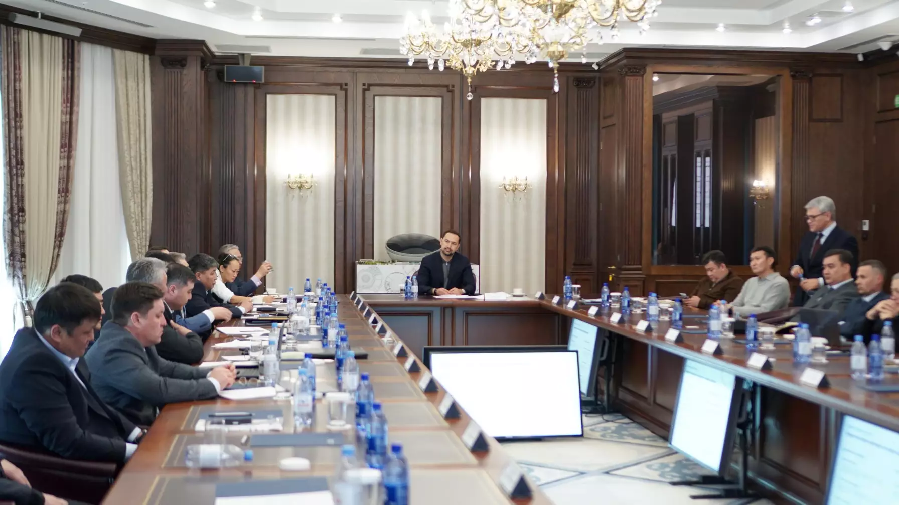 “Жұмыскерлердің өмірі мен денсаулығына басымдық беріледі”: Қазақмыста өнеркәсіптік қауіпсіздіктің жаңа стратегиясы енгізілуде