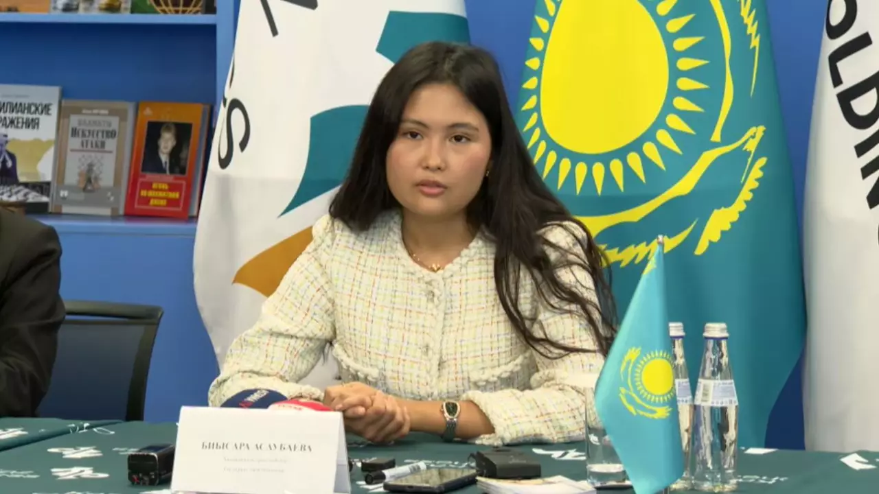 Бибисара Асаубаева стартовала на турнире претенденток