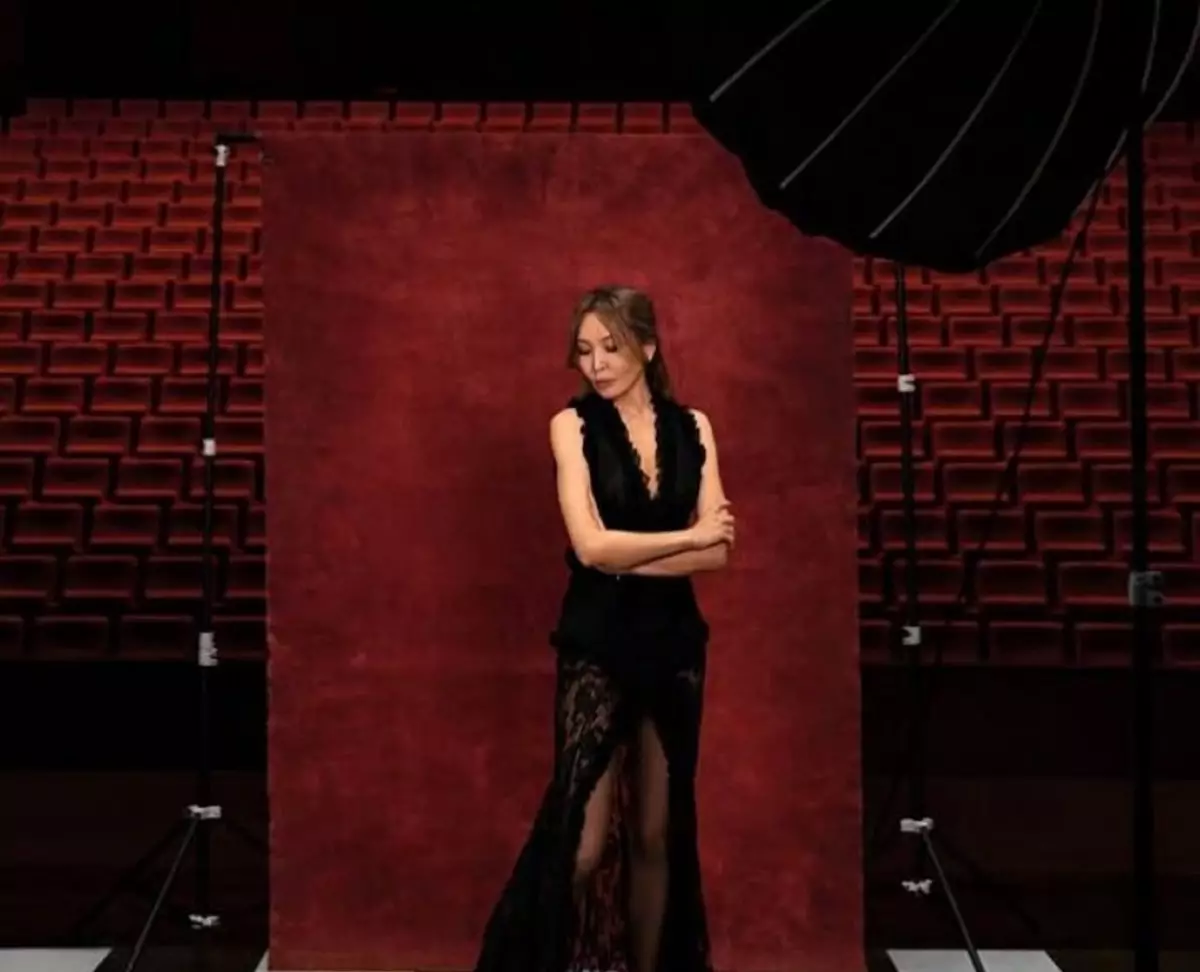 Назарбаевтың тоқалы жұртты жаңа суреттерімен тамсандырды