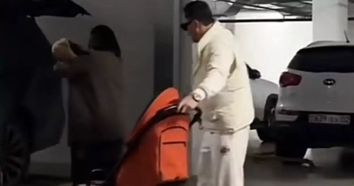  Желіде Дариға Бадықова мен Олжас Абайдың сәби ұстап жүрген видеосы тарады 