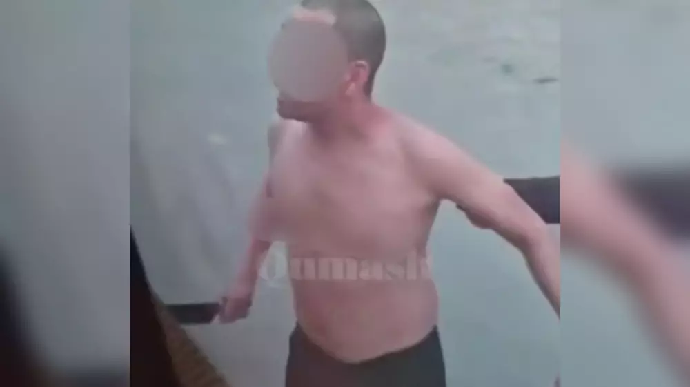 С ножом и ножницами: в Алматы задержали мужчину, угрожавшего медработникам