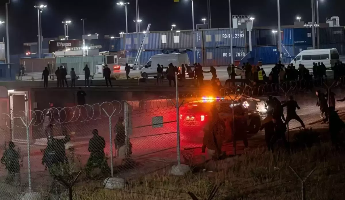 Ресейдегі төбелес: қазақтар қамауға алынып, үш адам тергеуге ілікті