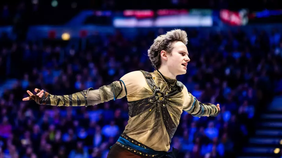 Илья Малинин обошел Михаила Шайдорова и получил награду ISU Skating Awards за лучший костюм 