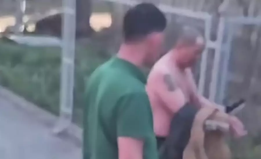 “Қолында пышағы бар“. Алматыда ер адам жедел жәрдем бригадасына шабуыл жасамақ болған