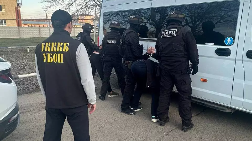 Полицияға агрессия танытқан: БҚО-да бір топ азамат ұсталды