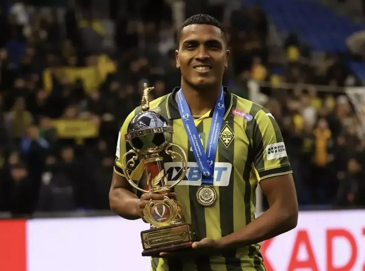 Бразилиялық шабуылшы ҚПЛ-де ойнауын жалғастырмақ