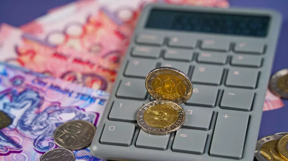 “Зейнетақыдан 20 пайыз ұстап қалады“ - Еңбек министрлігі мәлімдеме жасады