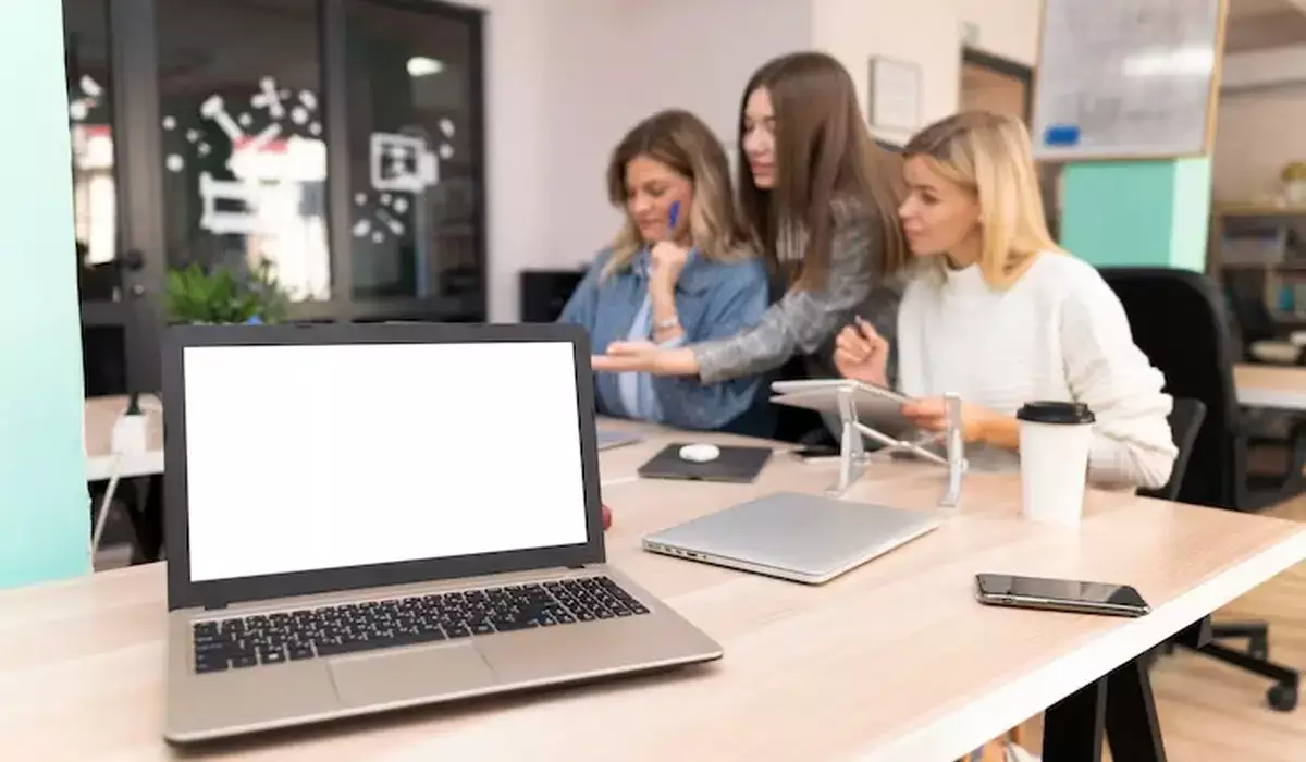 Жұмыссыздықпен күрес: цифрлық оқыту мен жастар тәжірибесі кеңейіп келеді