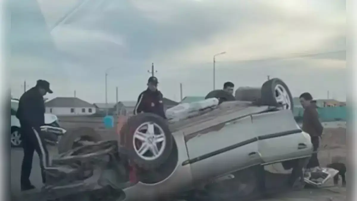 Атырауда жантүршігерлік жол апаты: Бір үйдің екі сәбиі көз жұмды (ВИДЕО) 