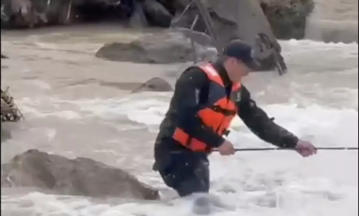 Құтқарушылар өзенге түсіп кеткен баланың денесін әлі таппады