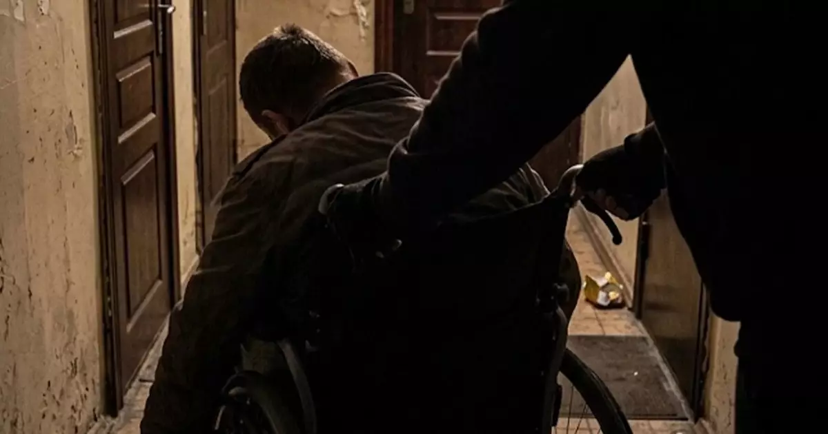  Ер адам өзінің досы үшін мүгедектер арбасын ұрлап кетіп, түрмеге тоғытылды (ФОТО) 