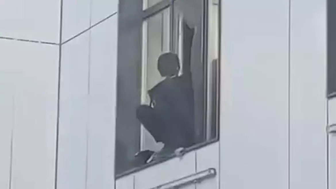 Нападение  с ножом в школе Атырау: мать подозреваемого заявила о буллинге