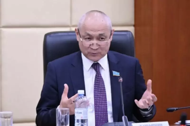 «Не надо кукарекать»: суд не наказал депутата Жанбыршина за слова про ЛГБТ