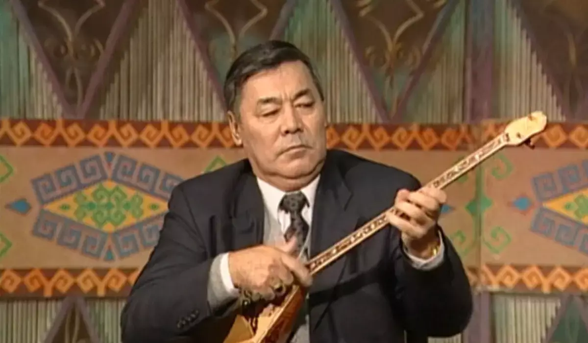 «Қазақтың дәстүрлі 1000 күйі» антологиясының авторы, дәулескер күйші Қаршыға Ахмедияровтың туғанына 80 жыл толды