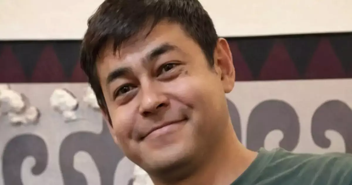   Танымал әншінің жалғыз ұлы бір аптадан бері із-түзсіз жоғалып кетті   