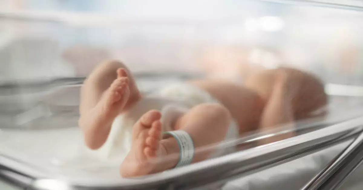   Алматыда салмағы 1159 грамм, бойы 35 сантиметр болып туған нәресте аман-есен үйіне шығарылды   